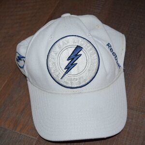 Reebok NHL Center Ice Tampa Bay Lightning Hockey Embroider Hat Cap FitMax70 T57